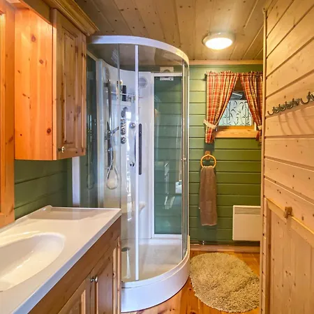 5 Bedroom Awesome In